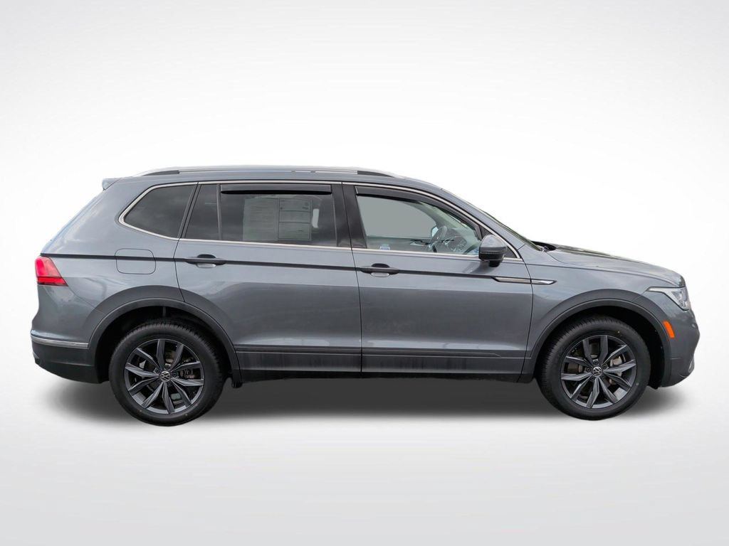 Used 2022 Volkswagen Tiguan SE AWD/4WD image 9