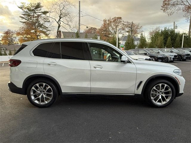Used 2021 BMW X5 xDrive40i w/ Premium Package 2 image 4