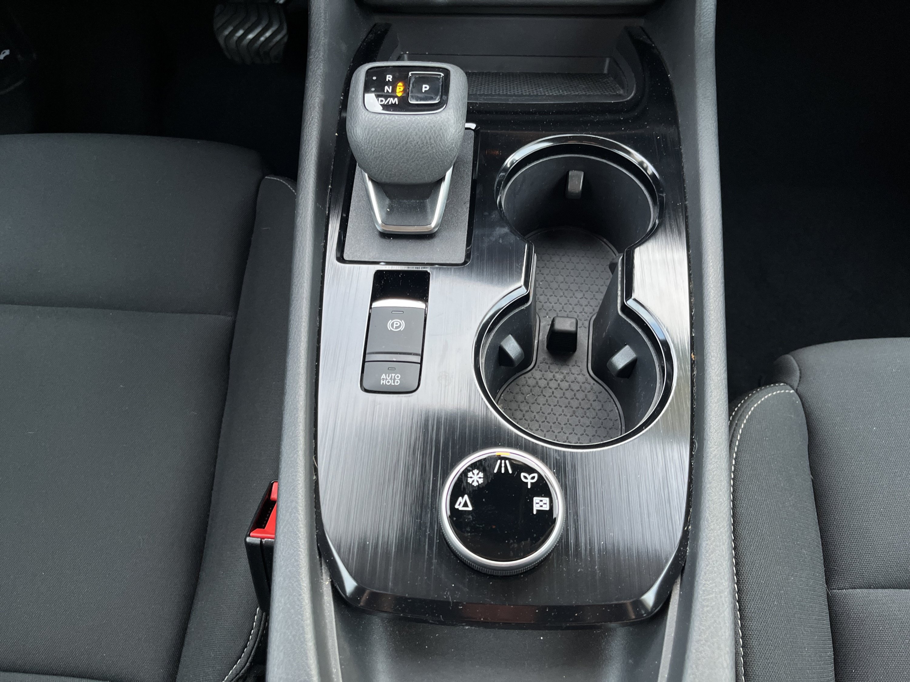 Used 2023 Nissan Rogue S AWD/4WD image 26