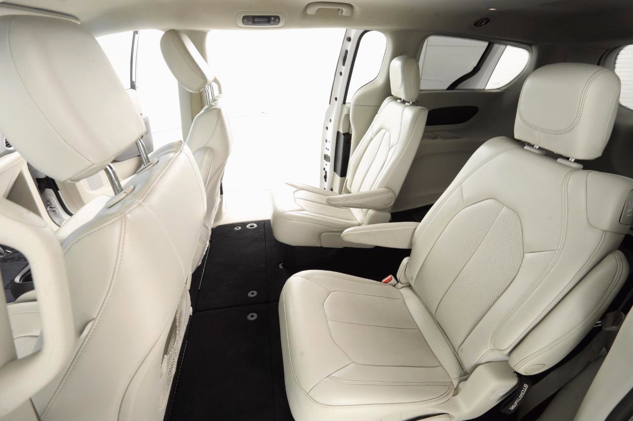 Used 2021 Chrysler Voyager Lxi FWD image 28