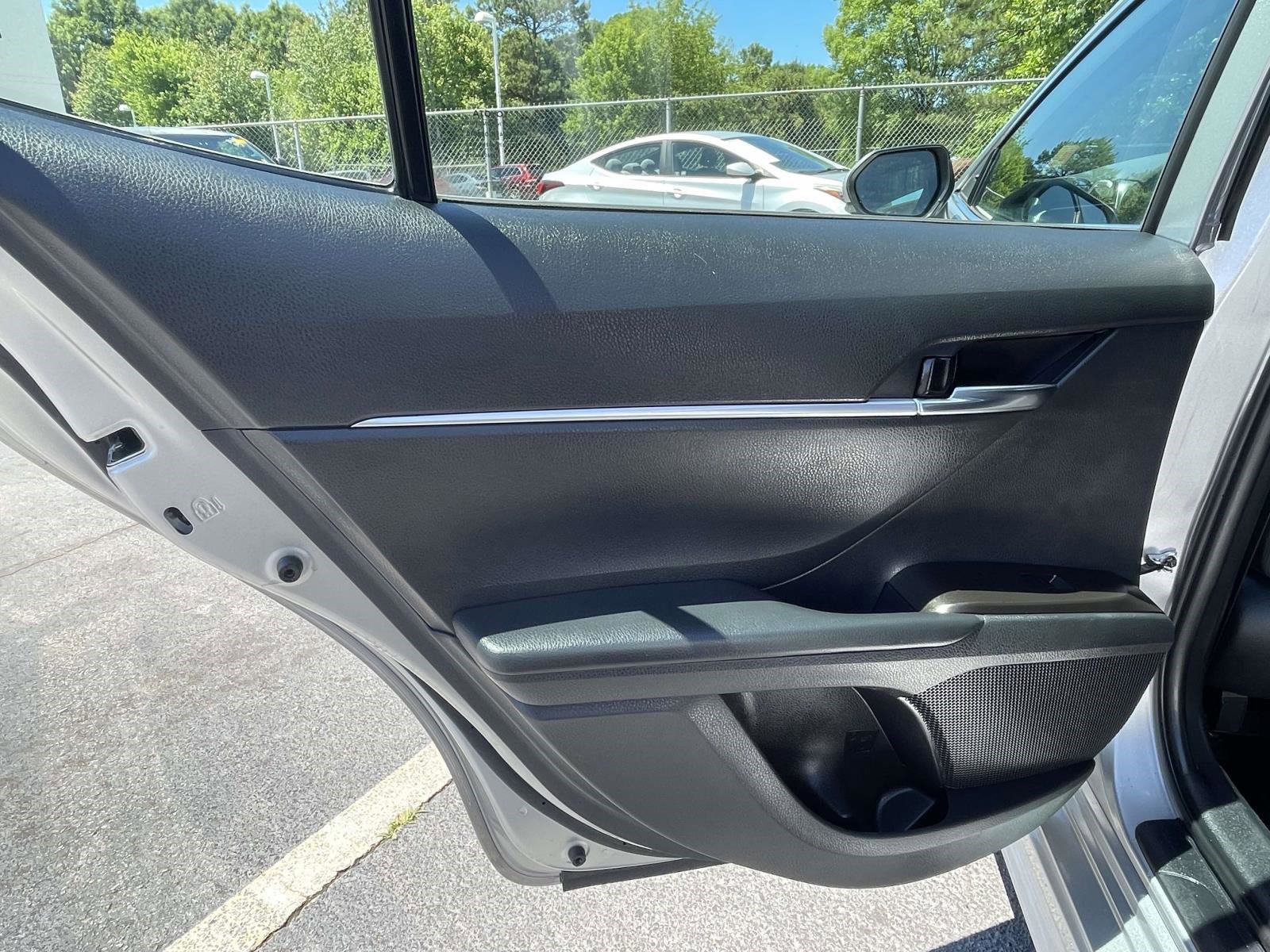 Used 2023 Toyota Camry SE FWD image 14