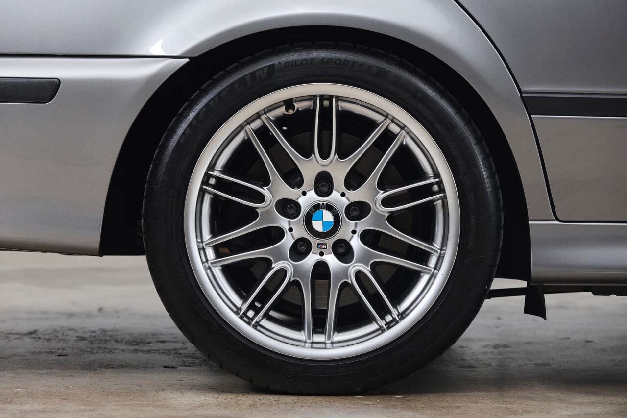 Used 2003 BMW M5 RWD image 38