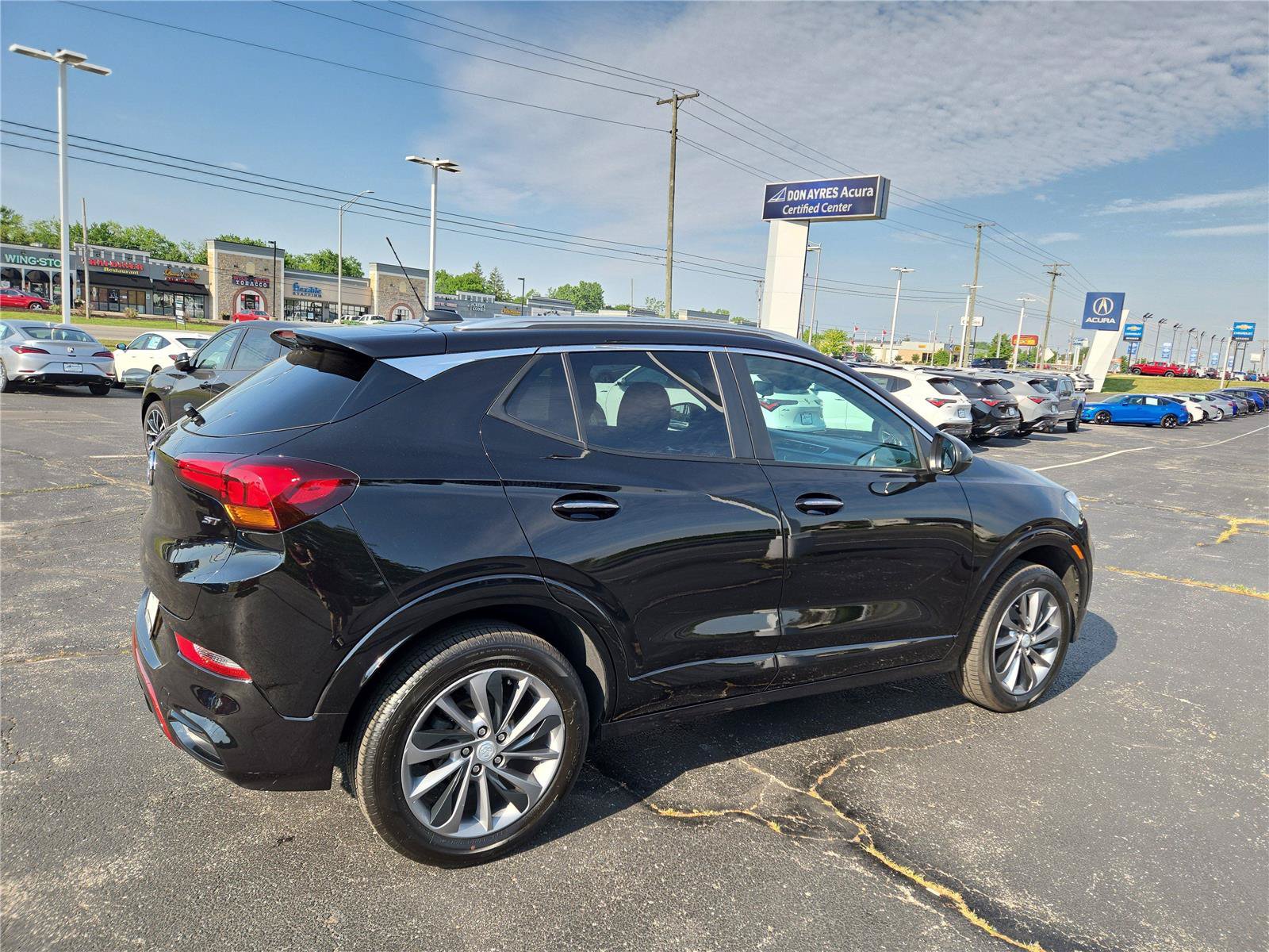 Used 2023 Buick Encore GX Select w/ Sport Touring Package AWD/4WD image 30