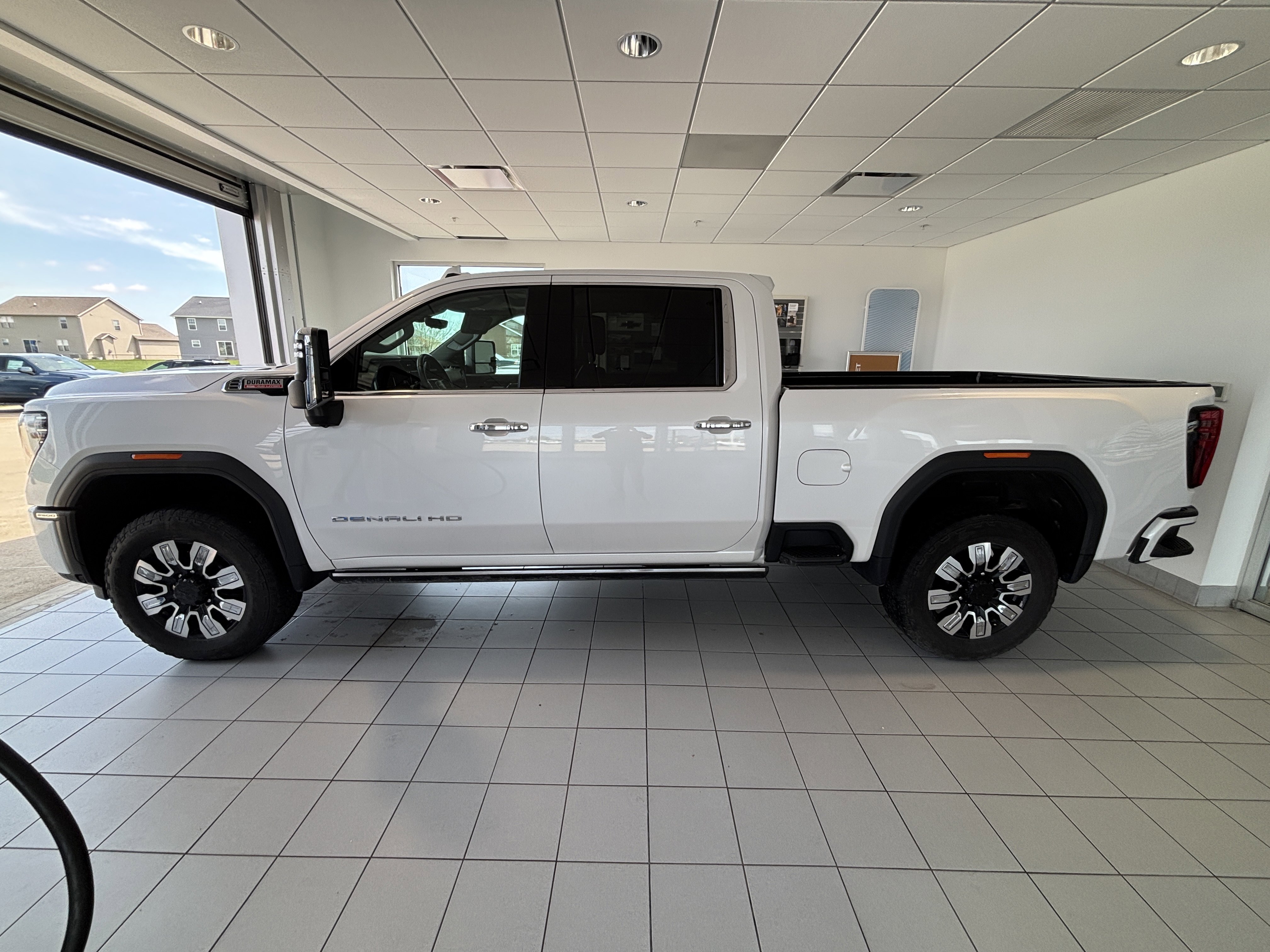 Used 2024 GMC Sierra 2500 Denali w/ Denali Reserve Package image 2