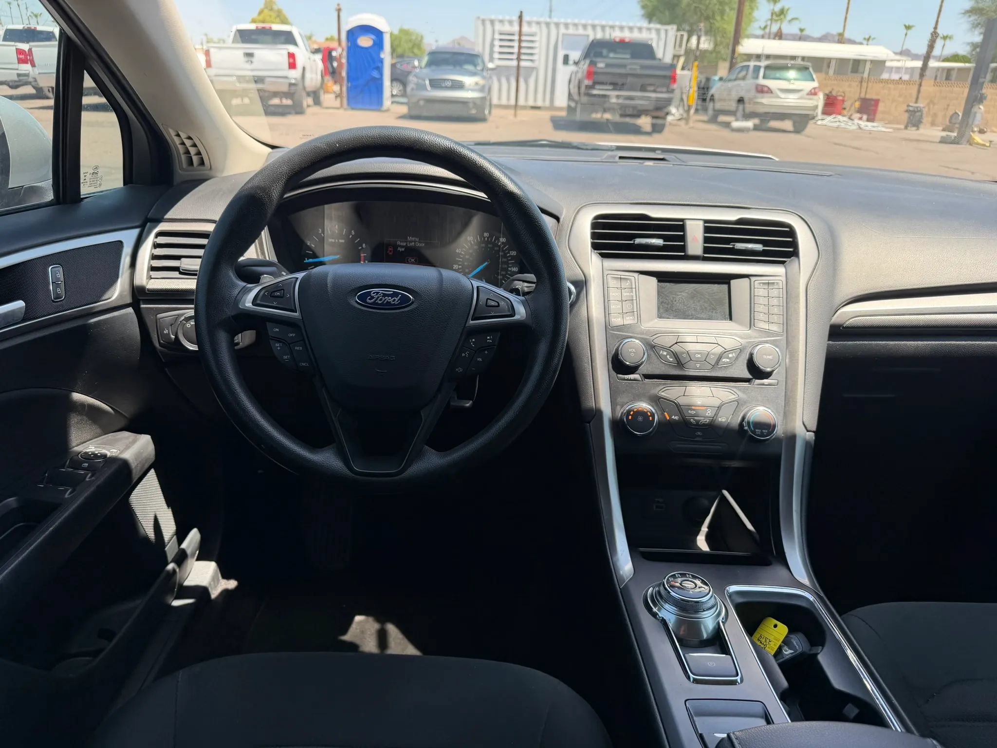 Used 2017 Ford Fusion SE FWD image 22