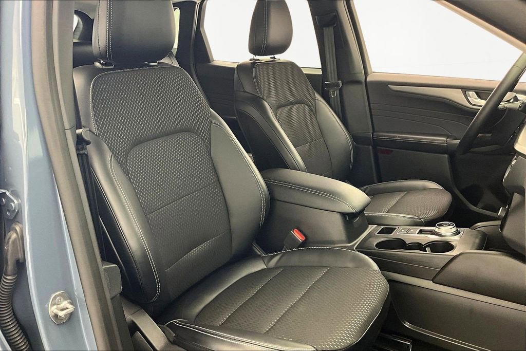 Certified 2025 Ford Escape SE image 7
