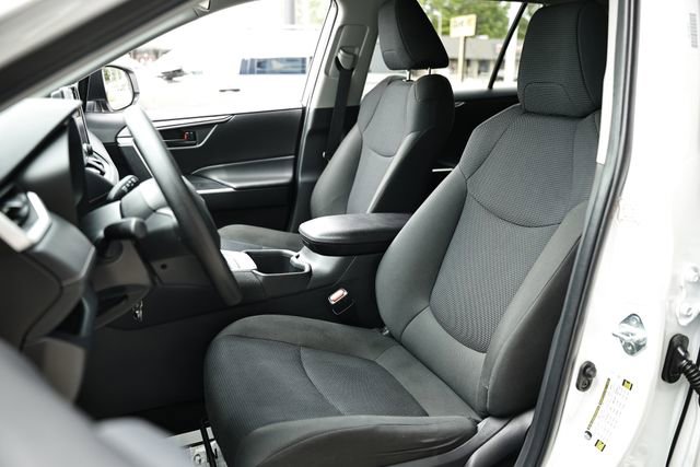 Used 2024 Toyota RAV4 LE AWD/4WD image 20