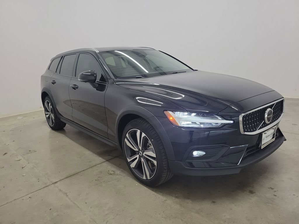 New 2026 Volvo V60 B5 Cross Country Plus w/ Protection Package Premier image 4