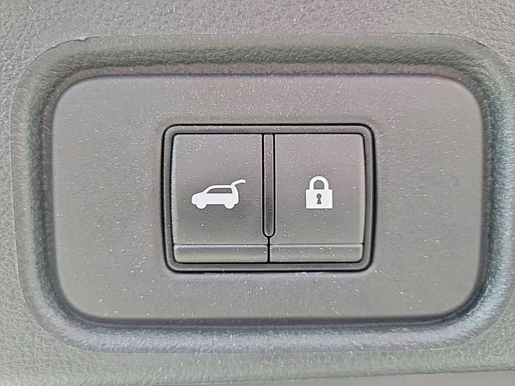 Used 2023 Nissan Pathfinder Platinum w/ Cargo Package image 30