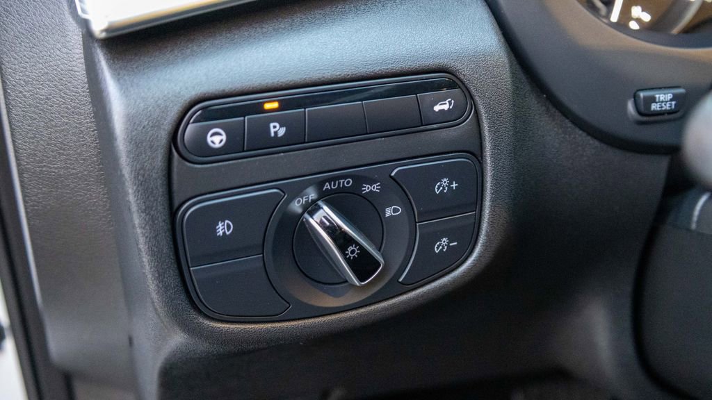 Used 2021 INFINITI QX50 Luxe w/ Cargo Package image 33