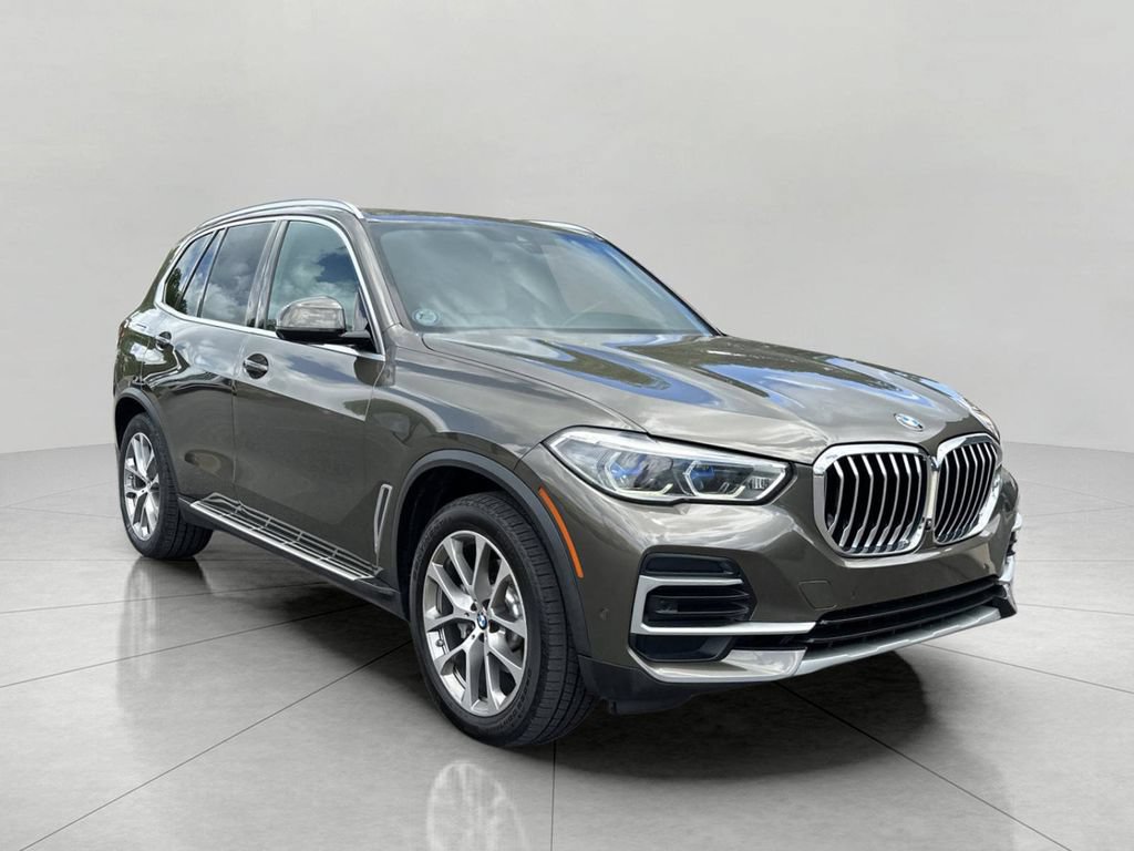 Used 2022 BMW X5 sDrive40i w/ Executive Package RWD image 2