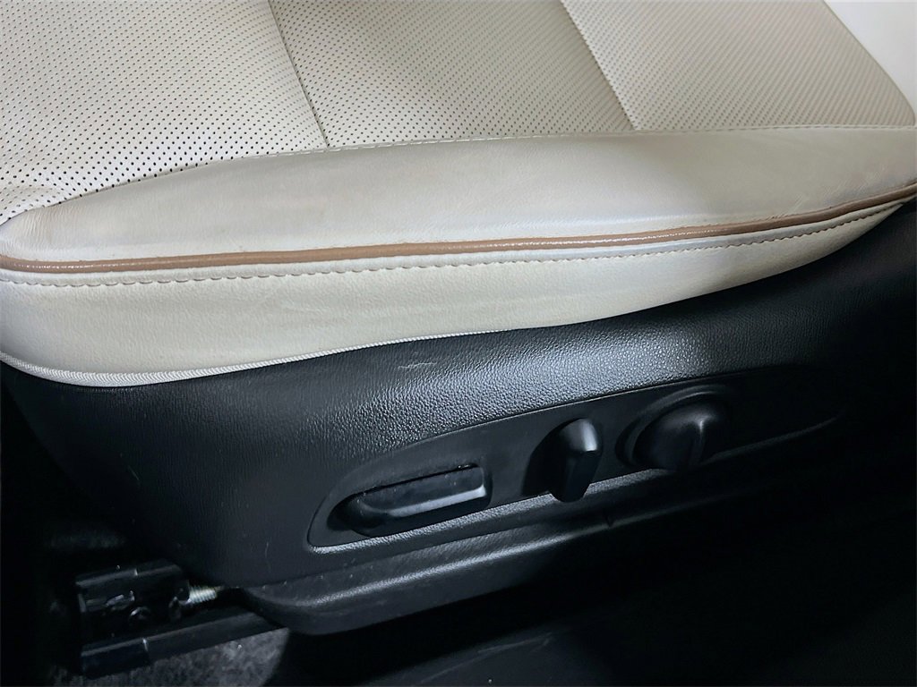 Used 2024 Buick Encore GX Avenir image 18