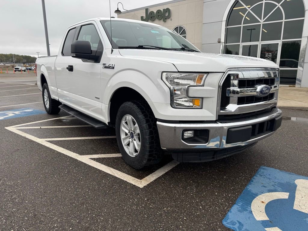 Used 2015 Ford F150 XLT w/ Equipment Group 301A Mid RWD image 3