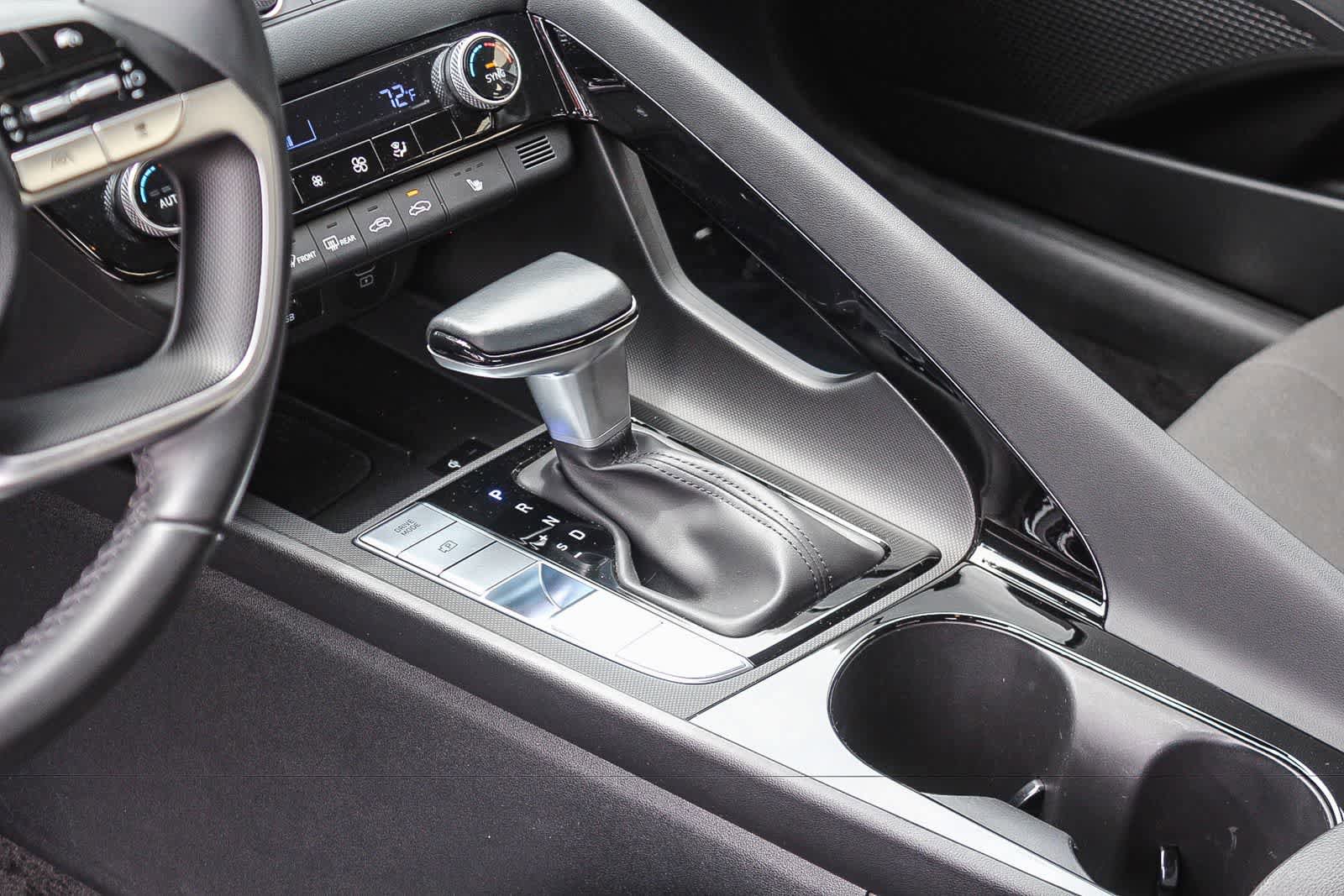 Certified 2025 Hyundai Elantra SEL FWD image 24