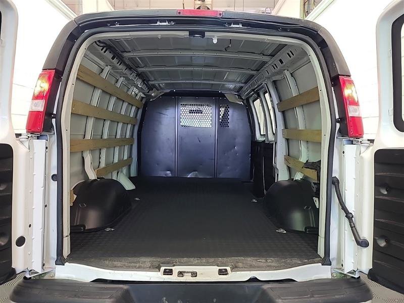 Used 2024 Chevrolet Express 2500 w/ Driver Convenience Package RWD image 5