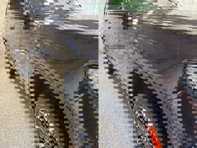 Used 2023 Jeep Grand Cherokee L Overland image 9