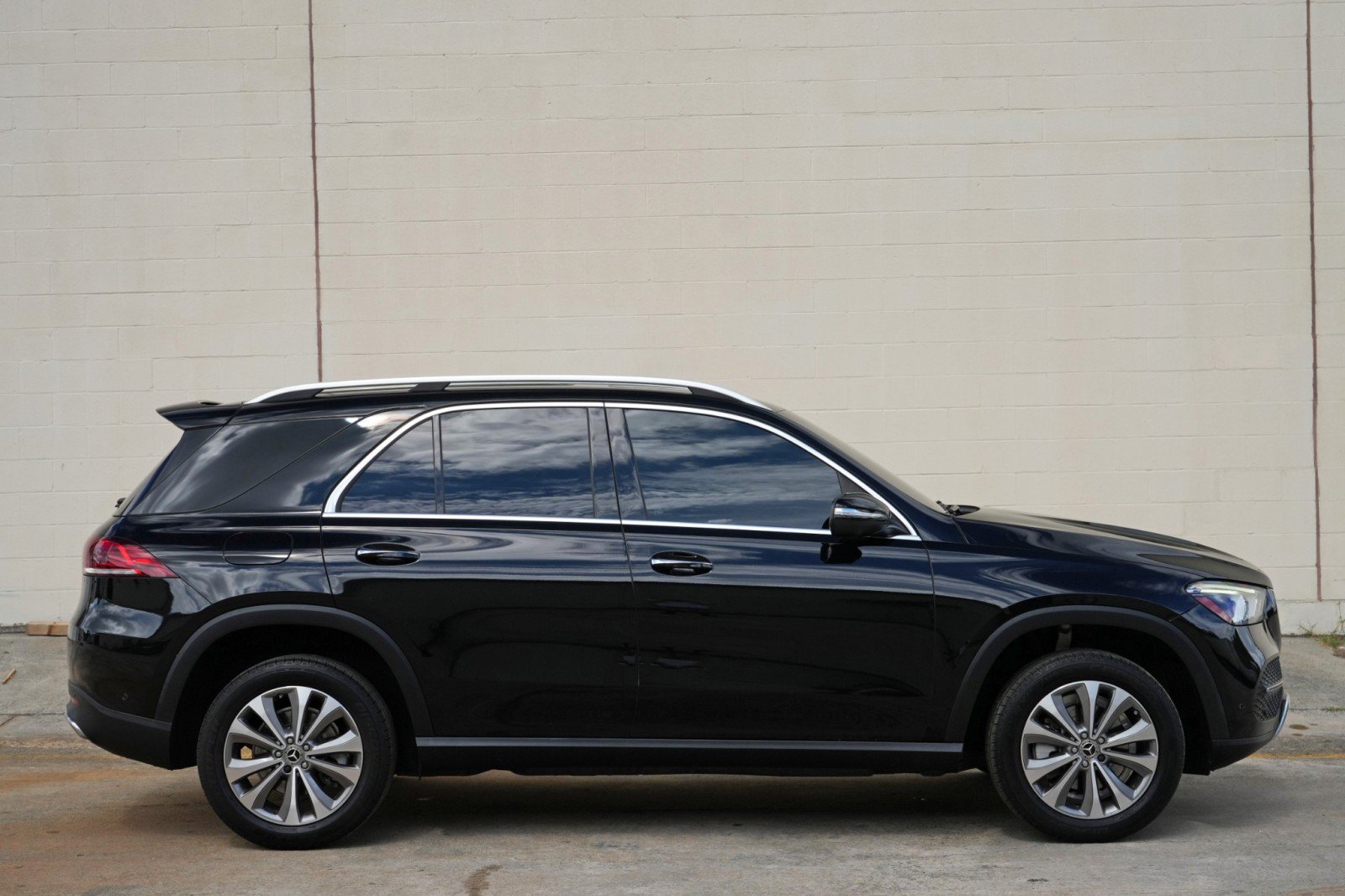 Used 2021 Mercedes-Benz GLE 350 w/ Premium Package image 58