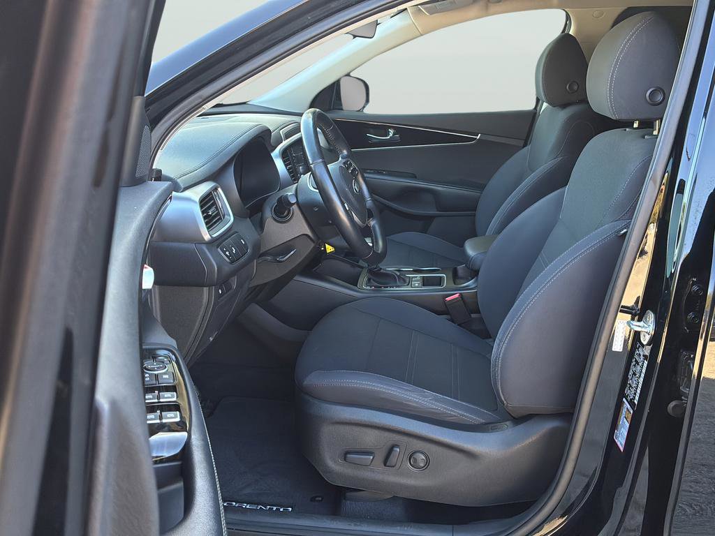 Used 2019 Kia Sorento S image 13