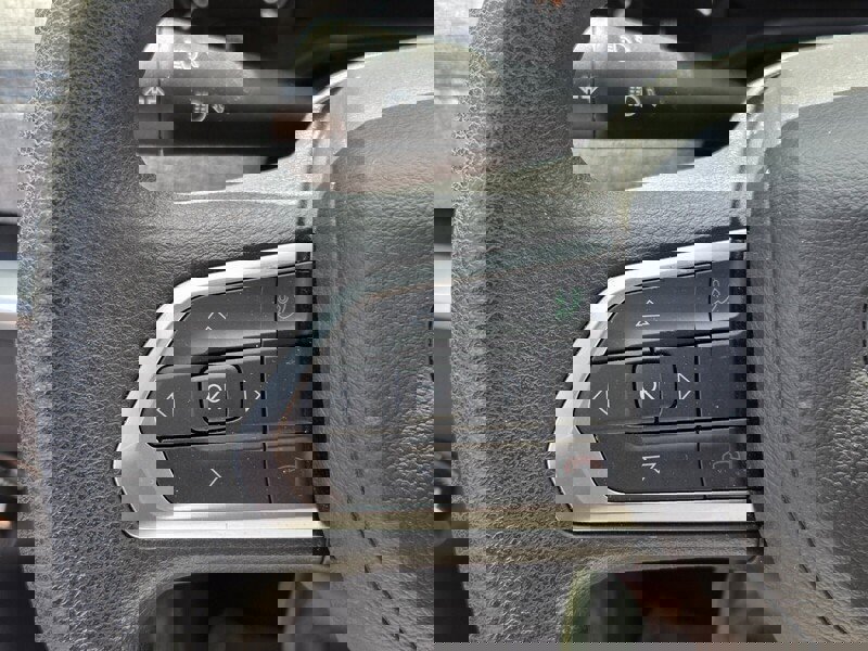 Used 2025 Jeep Compass Sport image 24