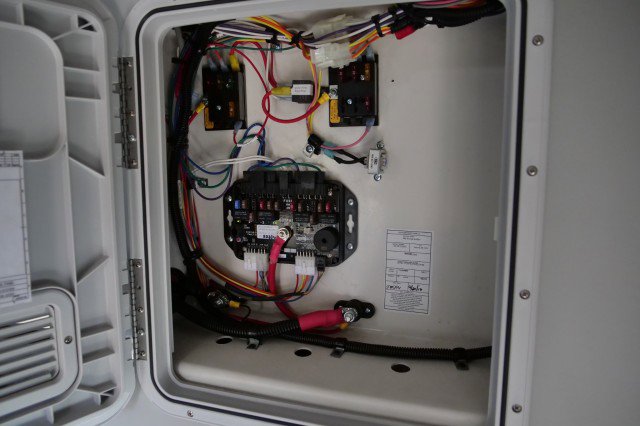 Used 2017 Ford F550 2WD Regular Cab Super Duty image 27