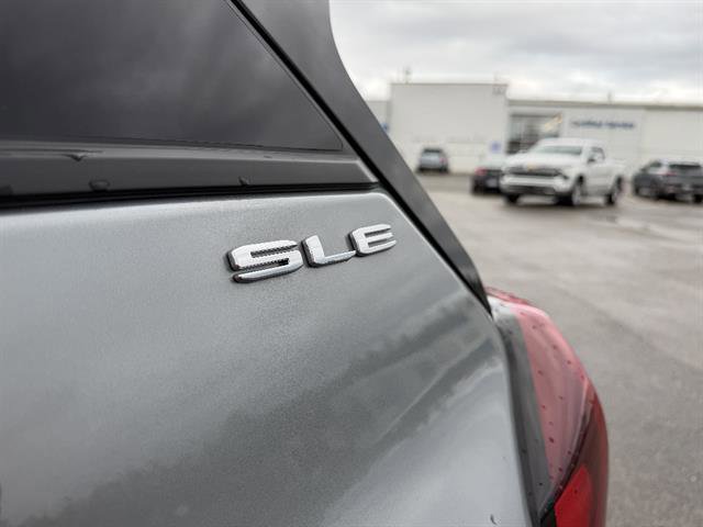 Used 2023 GMC Terrain SLE FWD image 24