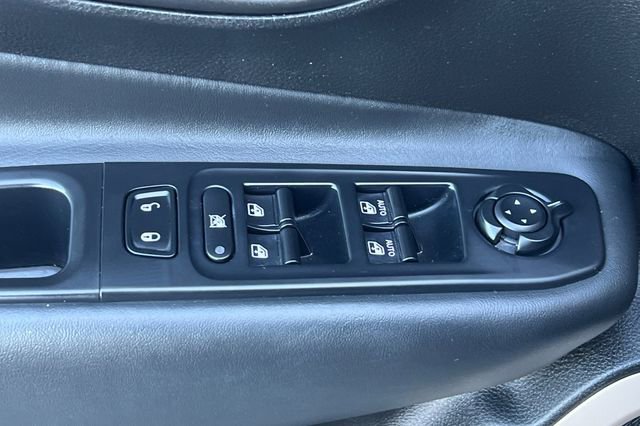 Used 2017 Jeep Renegade Limited image 15