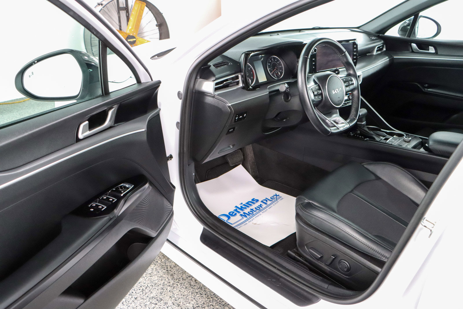 Used 2023 Kia K5 GT-Line image 3