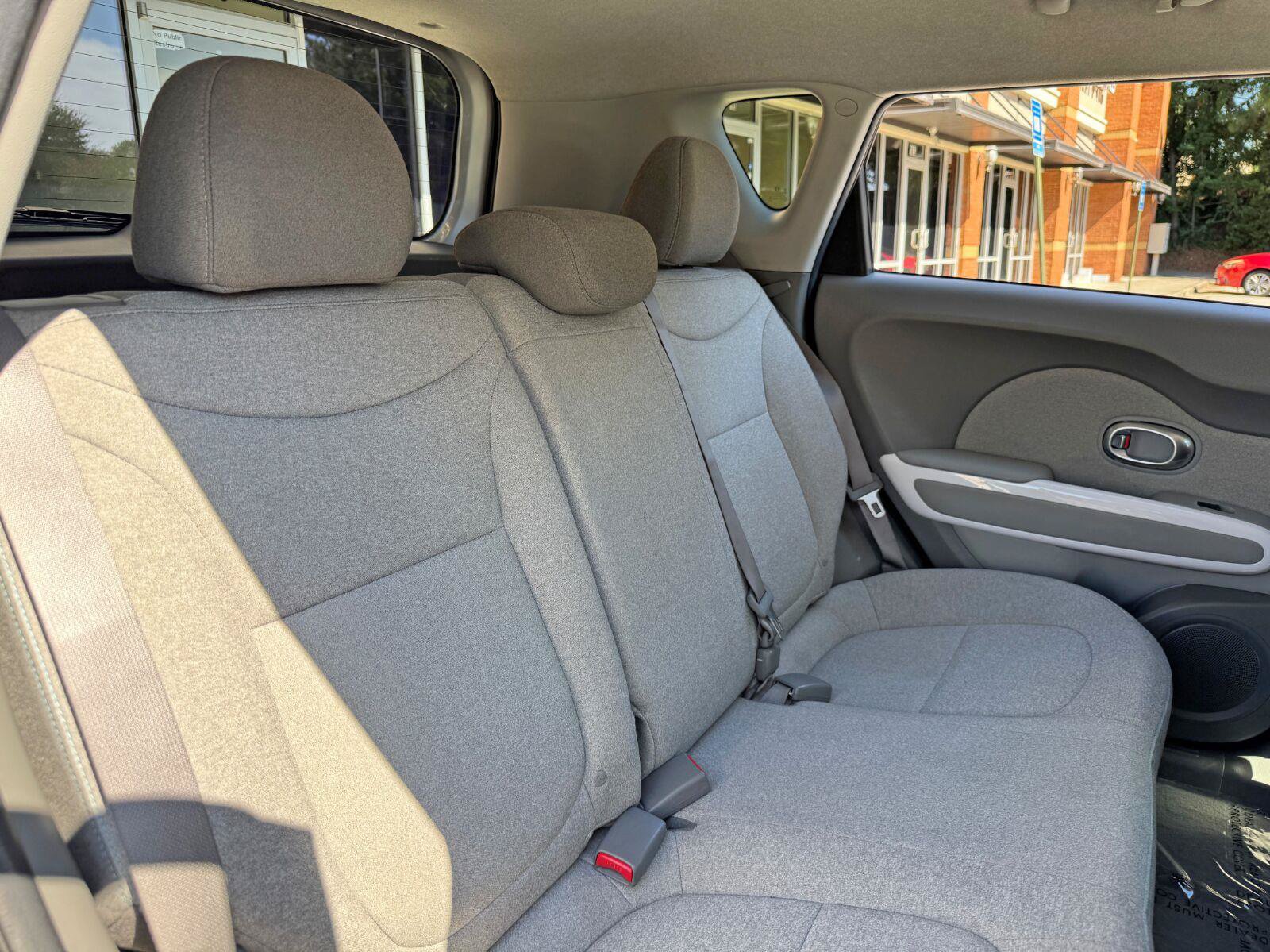 Used 2016 Kia Soul EV FWD image 34