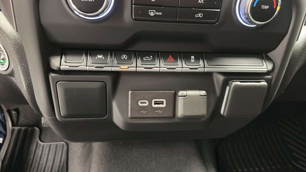 Used 2023 Chevrolet Silverado 1500 Custom AWD/4WD image 19