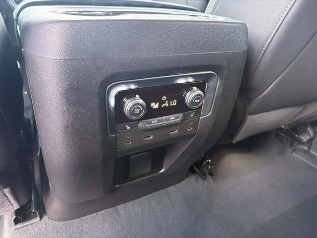 Used 2025 GMC Yukon AT4 w/ AT4 Premium Plus Package AWD/4WD image 16
