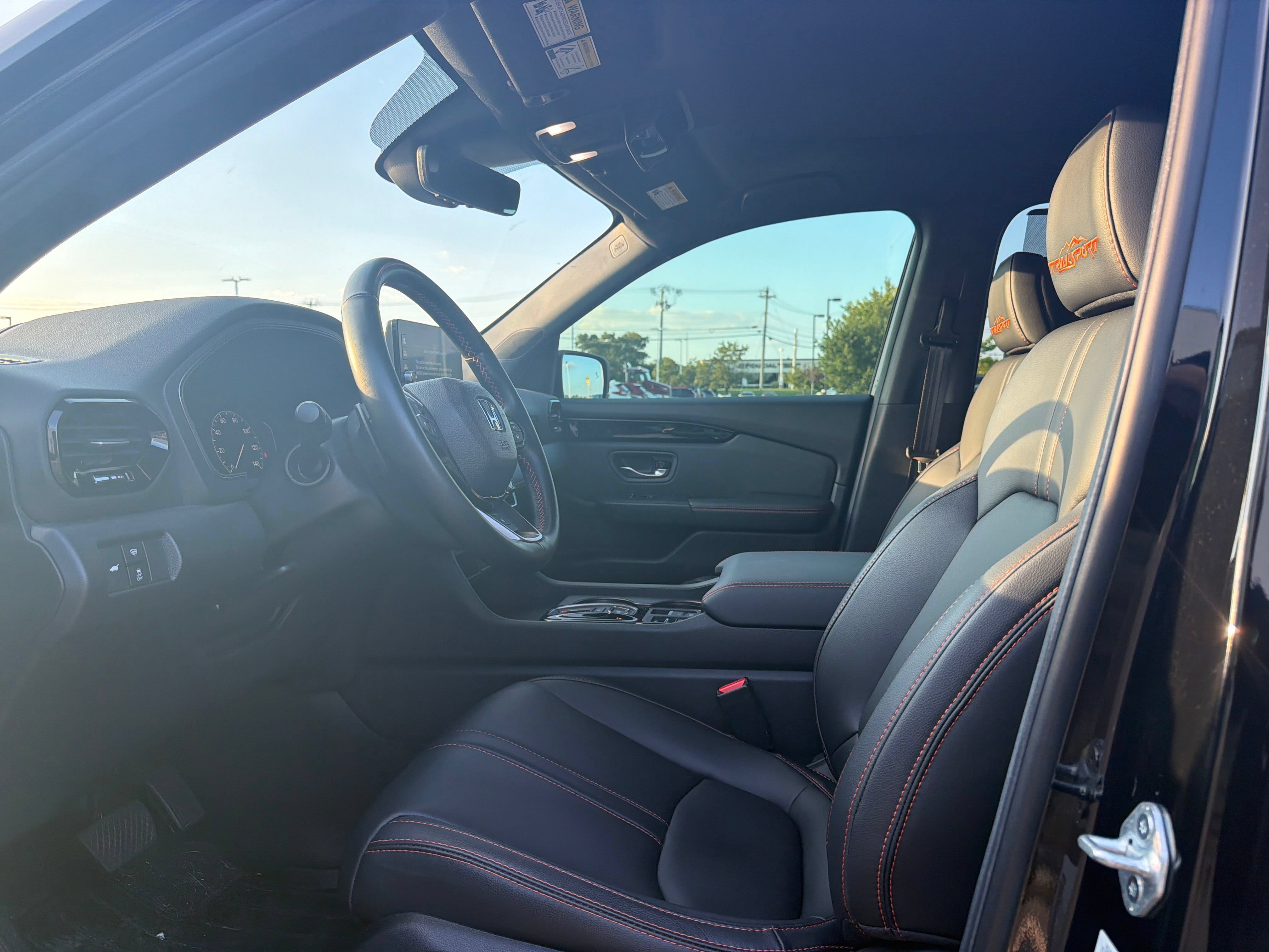 Used 2025 Honda Pilot TrailSport image 43
