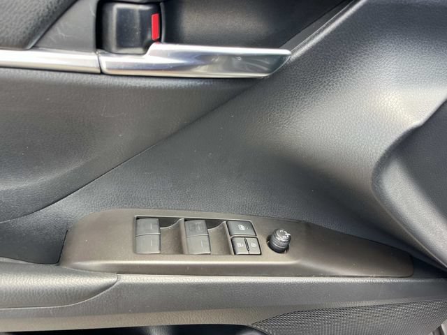 Used 2021 Toyota Camry SE FWD image 29