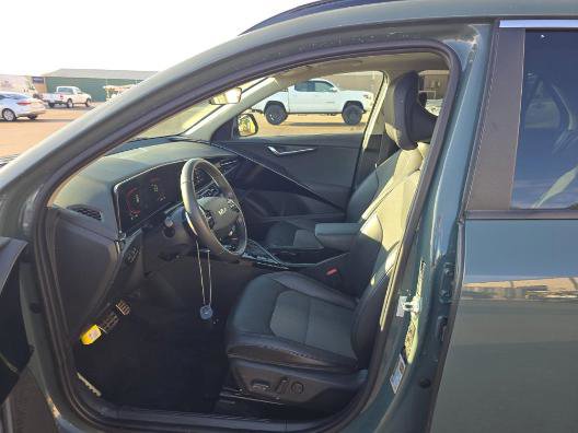 Used 2023 Kia Niro EX Touring FWD image 6