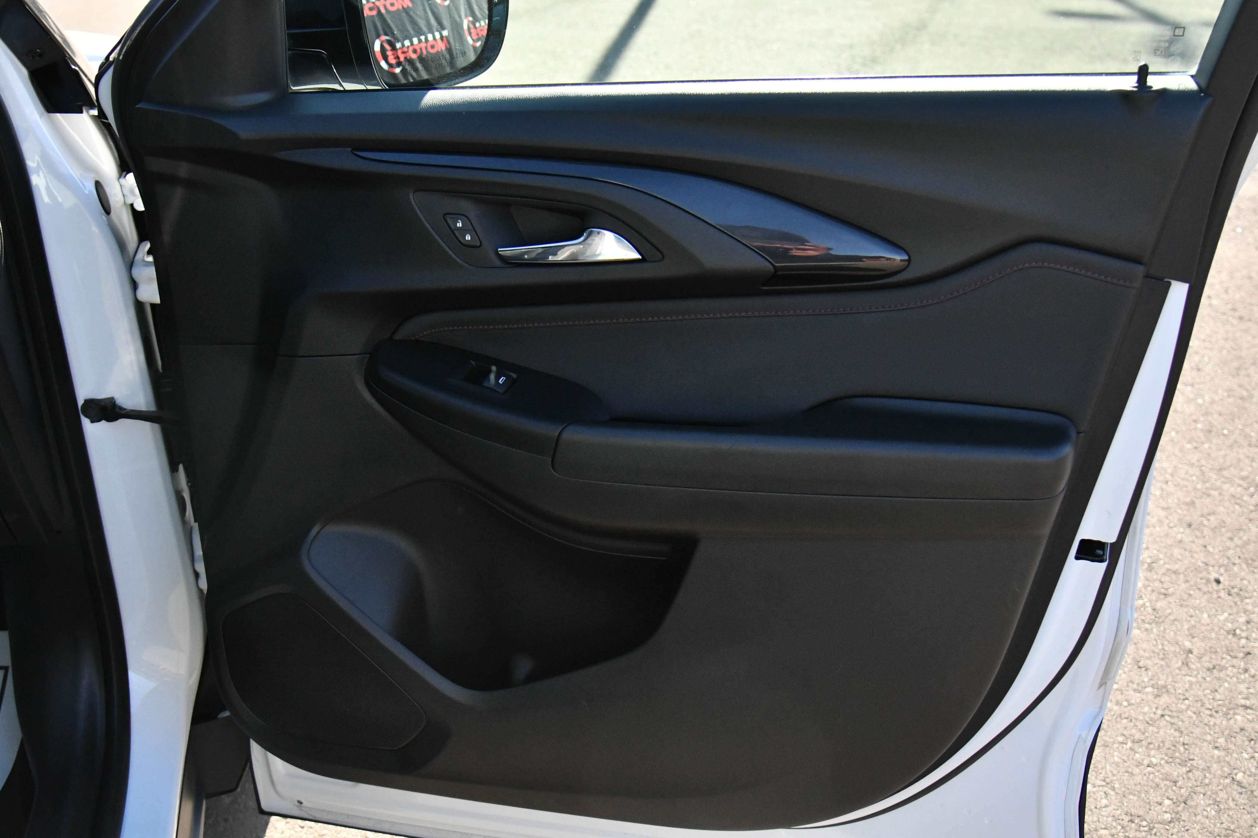 Used 2023 Chevrolet TrailBlazer RS w/ Convenience Package image 39