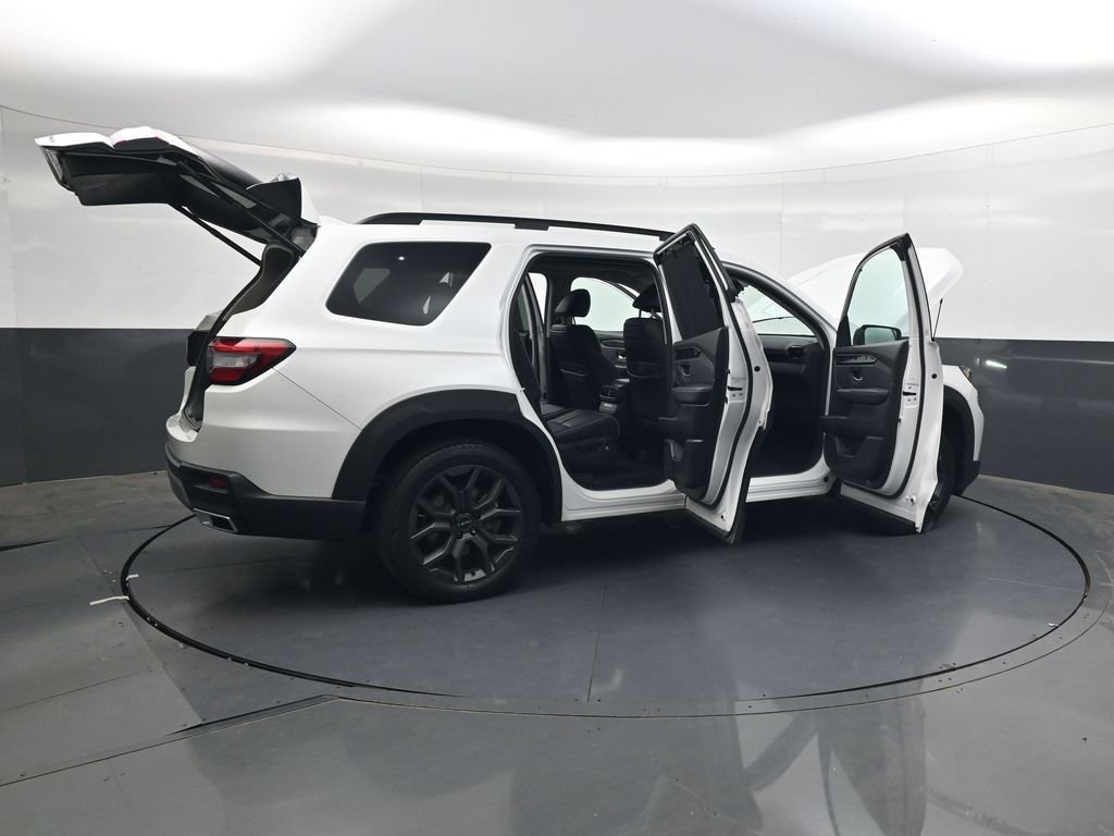 Used 2023 Honda Pilot Elite image 33