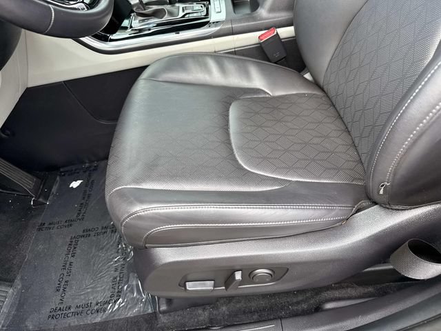 Used 2024 Kia Carnival EX FWD image 15