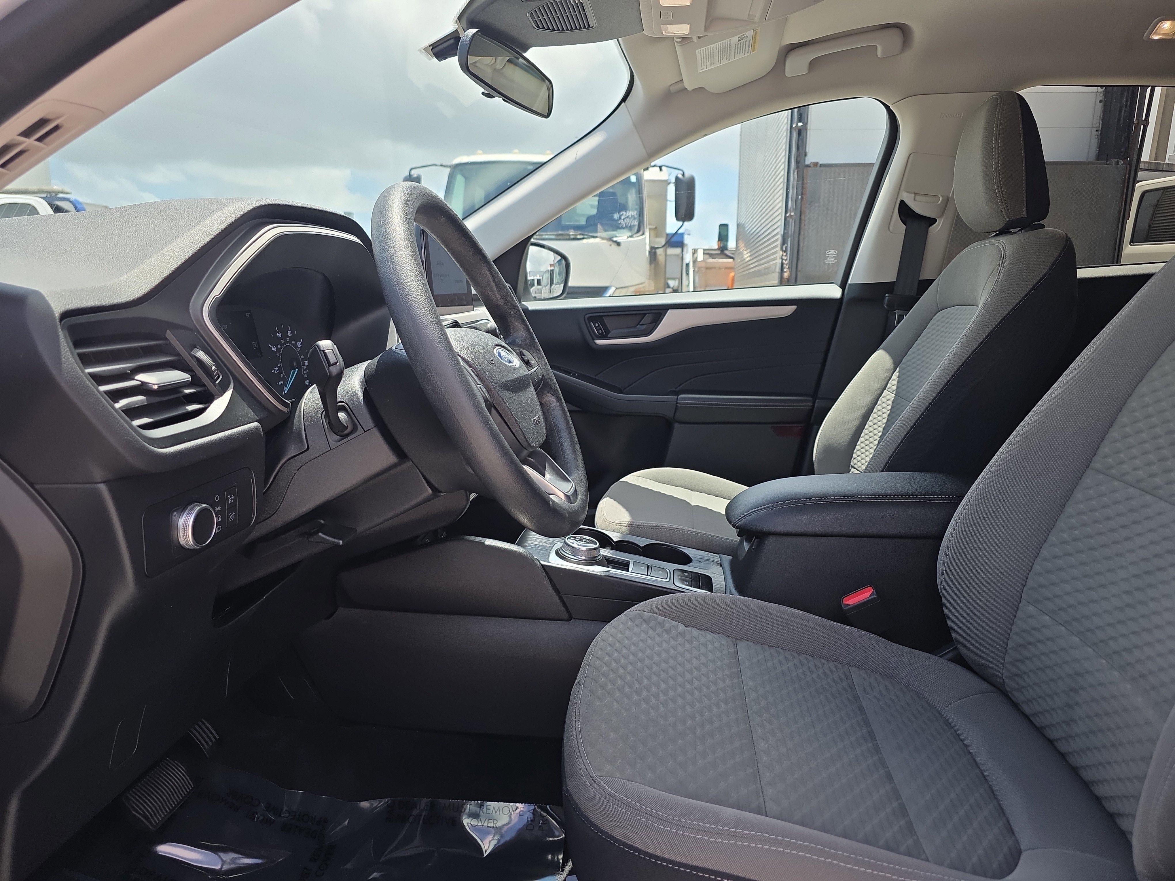 Used 2022 Ford Escape SE image 25