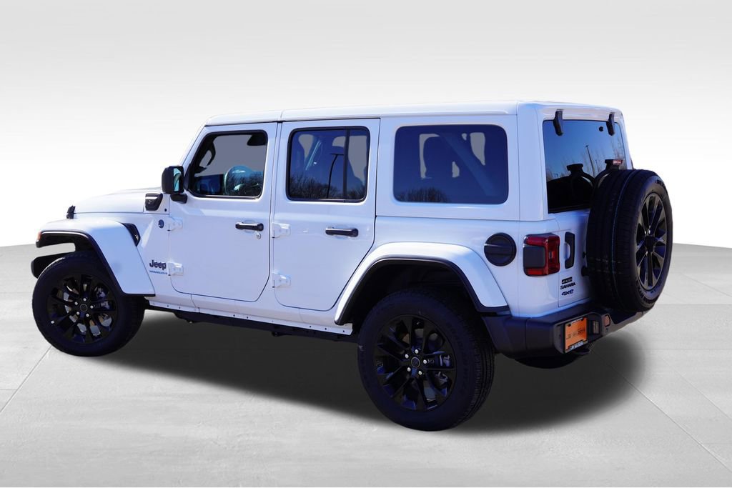 Certified 2025 Jeep Wrangler Unlimited Sahara w/ Safety Group image 8
