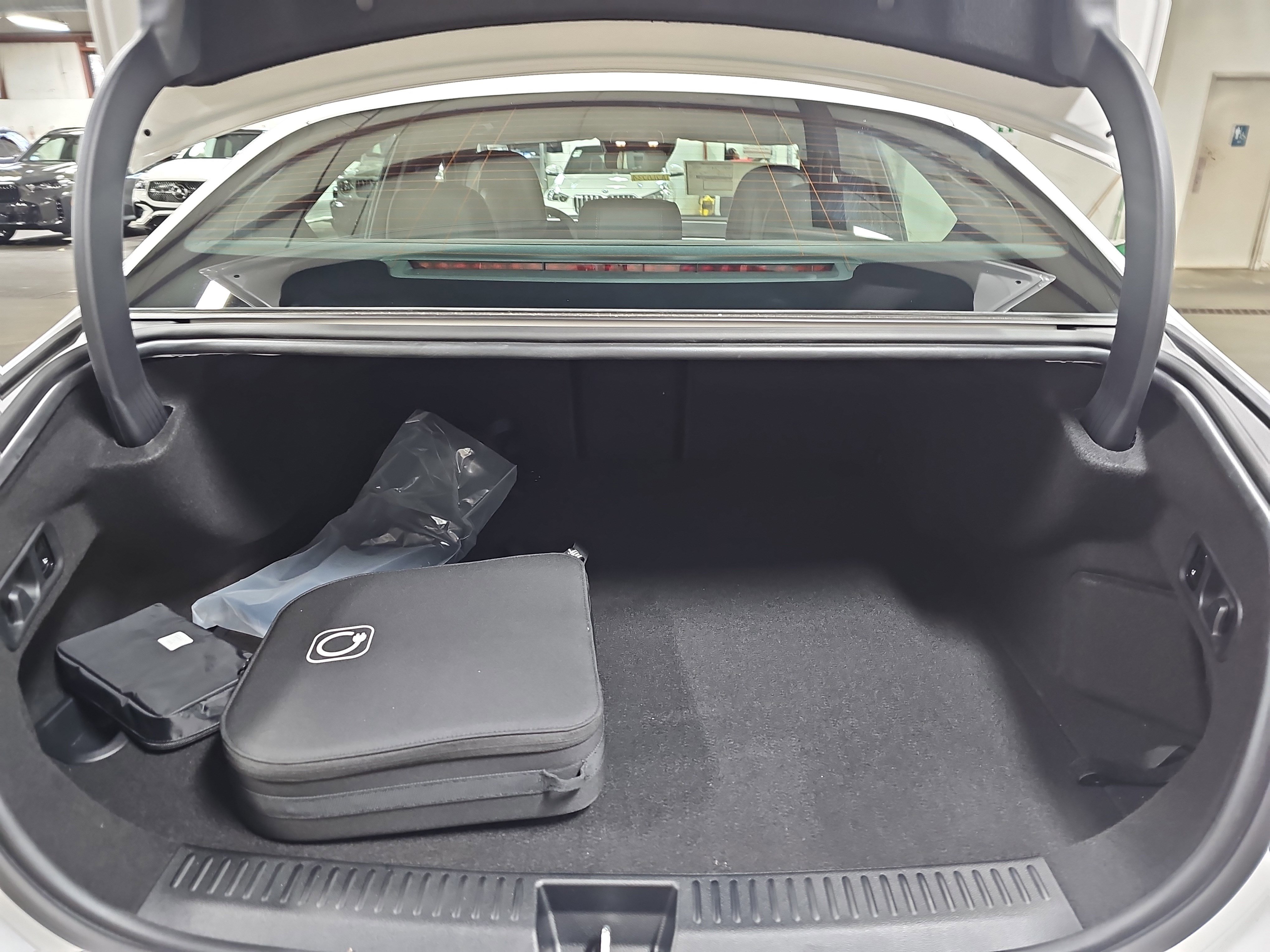 New 2026 Mercedes-Benz E 53 AMG e 4MATIC Sedan image 13