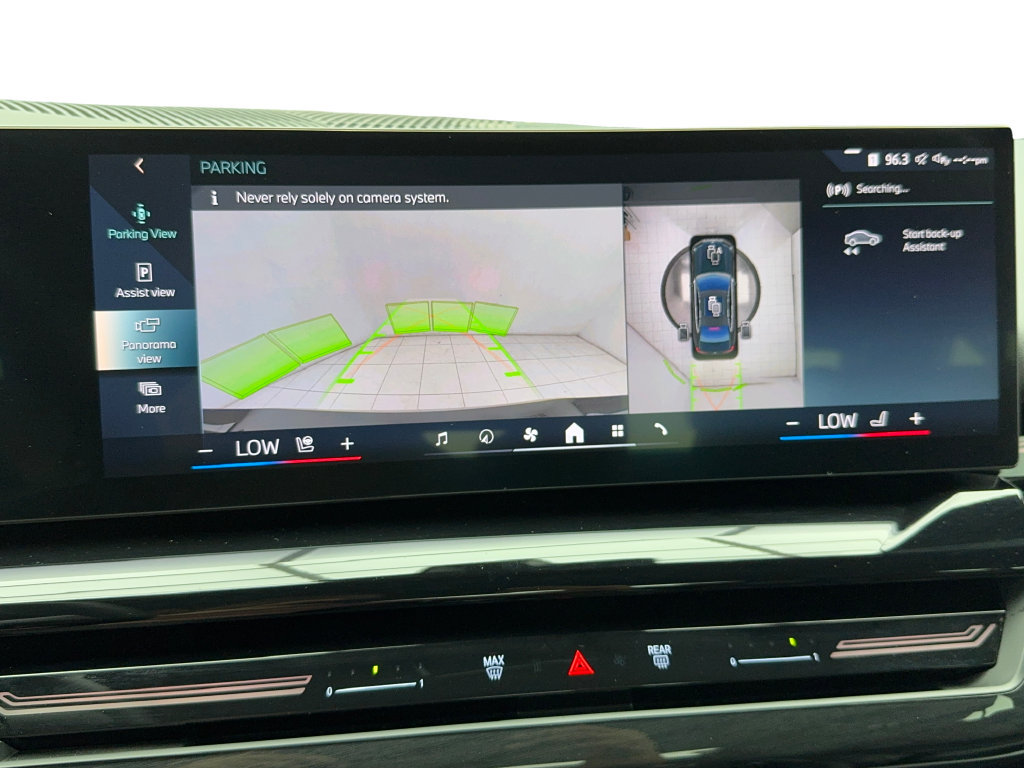 Used 2024 BMW 530i w/ Premium Package RWD image 34