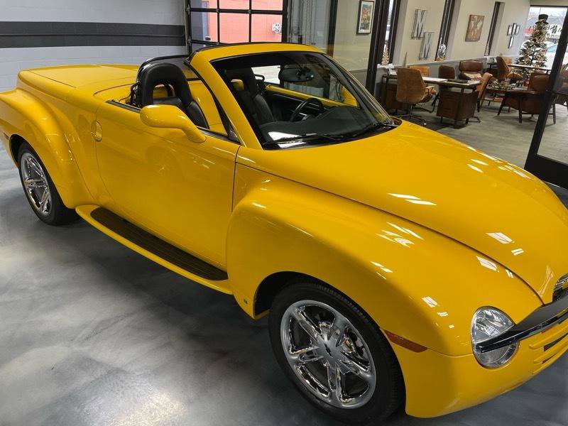 Used 2006 Chevrolet SSR w/ Preferred Equipment Group RWD image 60