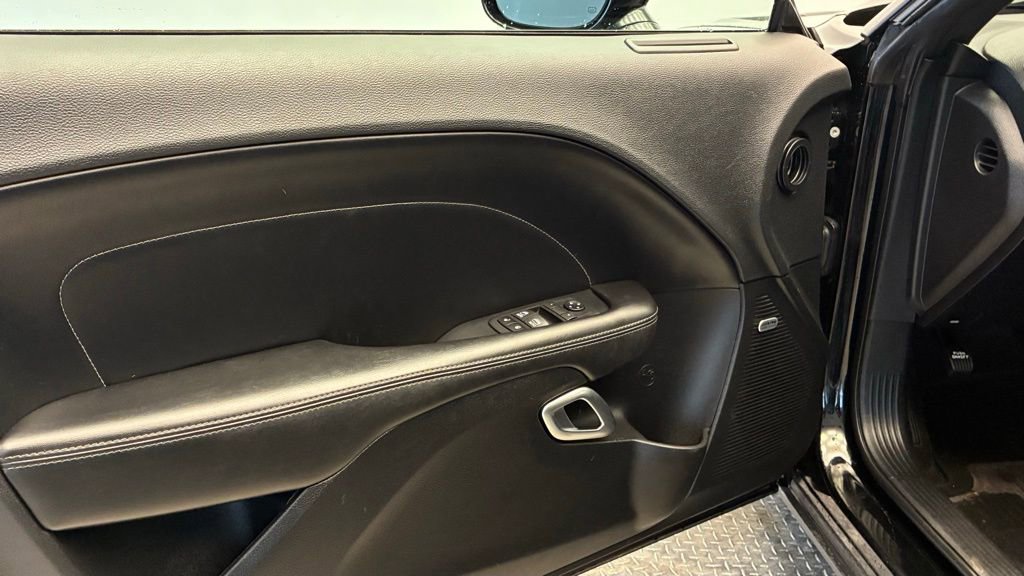 Used 2019 Dodge Challenger R/T Scat Pack w/ 1320 Drag Pack RWD image 11