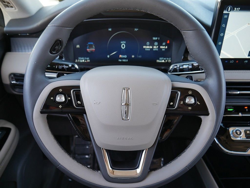 Used 2023 Lincoln Corsair AWD w/ Rear Removable Package Tray image 17