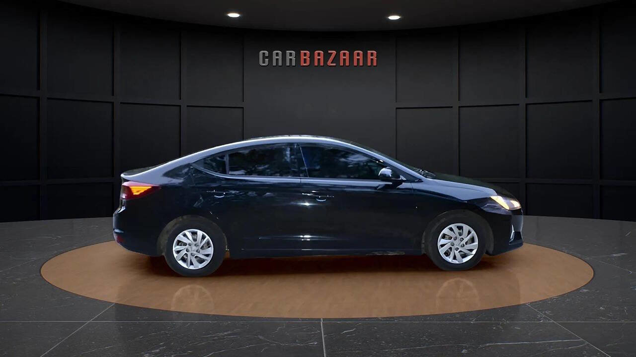 Used 2020 Hyundai Elantra SE w/ Cargo Package (C1) image 5
