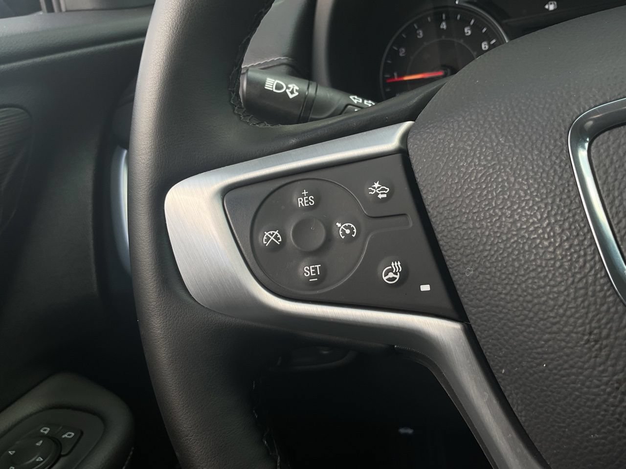 Used 2024 GMC Terrain SLT w/ Infotainment Package II AWD/4WD image 31
