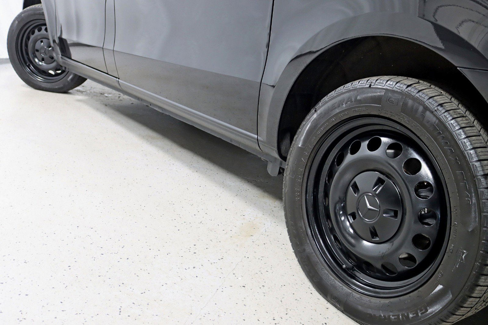 Used 2020 Mercedes-Benz Metris Passenger w/ Premium Safety Package image 12