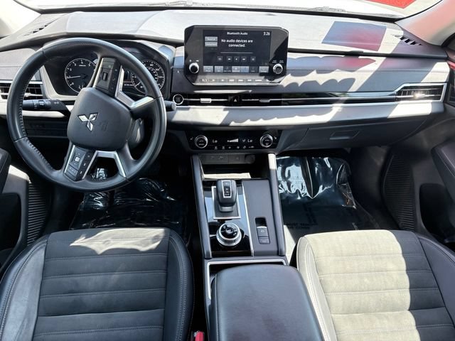 Used 2024 Mitsubishi Outlander SE Black Edition FWD image 8