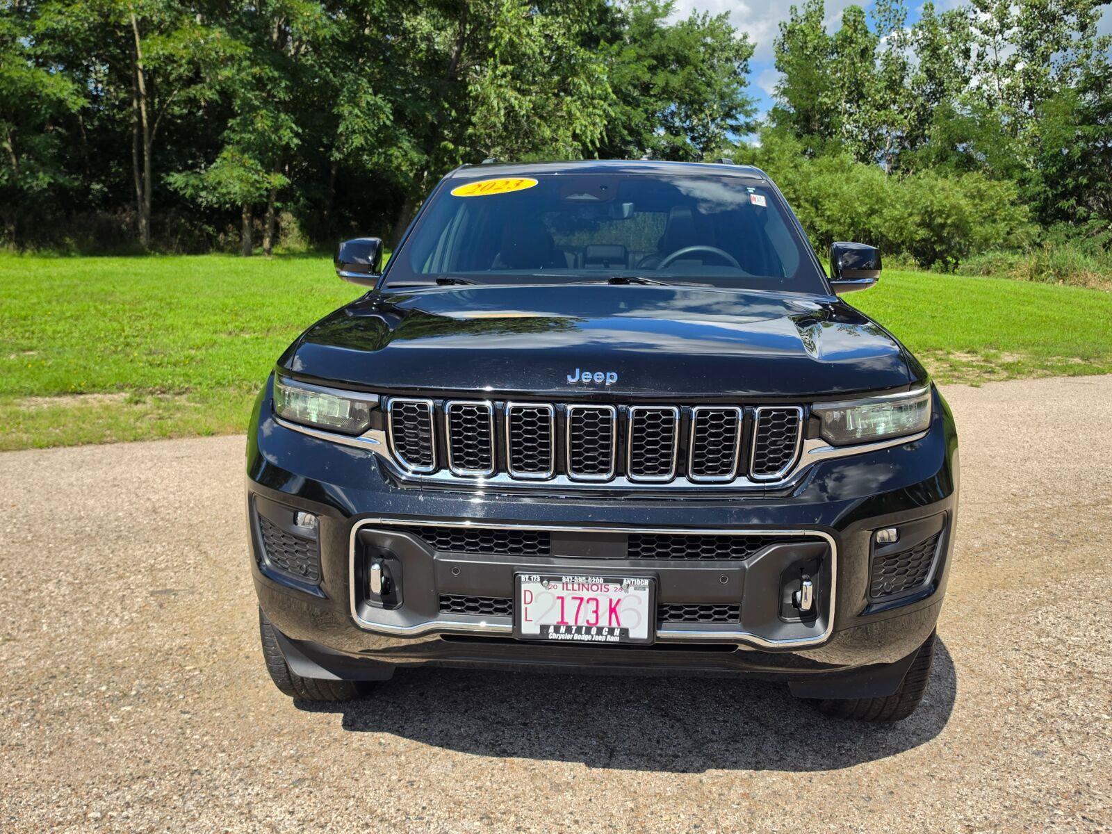 Used 2023 Jeep Grand Cherokee Overland w/ Luxury Tech Group IV AWD/4WD image 11