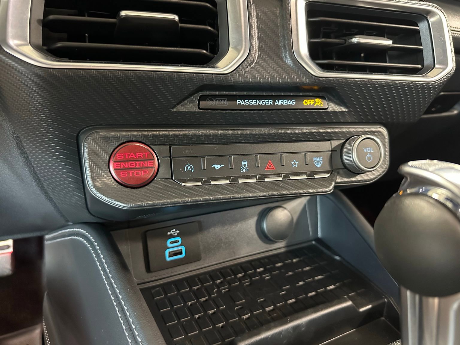 Used 2024 Ford Mustang GT Premium image 25