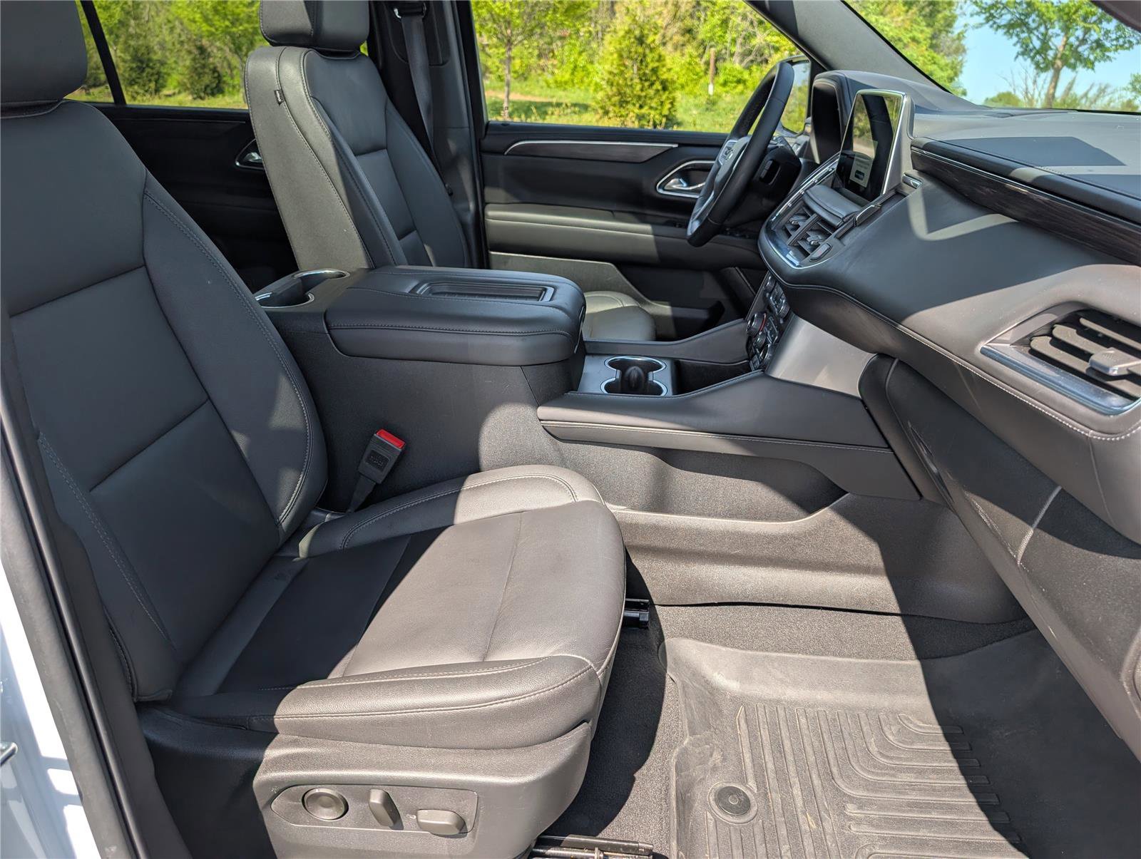 Used 2024 Chevrolet Suburban Z71 AWD/4WD image 11